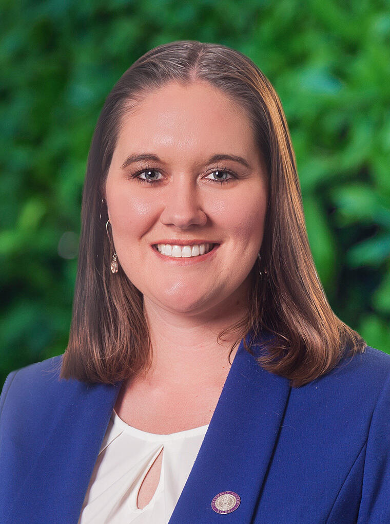 Sarah Flischel headshot WEBSITE